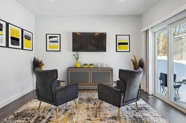 127 W End Ave, Hopatcong Boro, NJ 07843