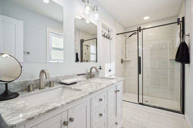 127 W End Ave, Hopatcong Boro, NJ 07843