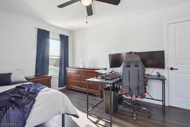 127 W End Ave, Hopatcong Boro, NJ 07843