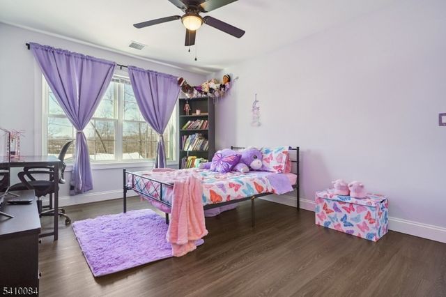 127 W End Ave, Hopatcong Boro, NJ 07843