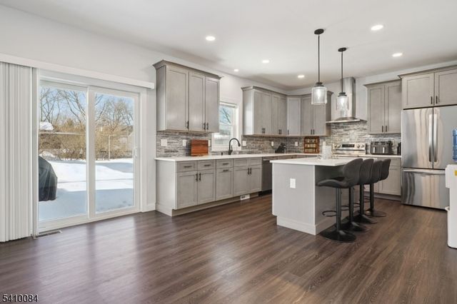 127 W End Ave, Hopatcong Boro, NJ 07843