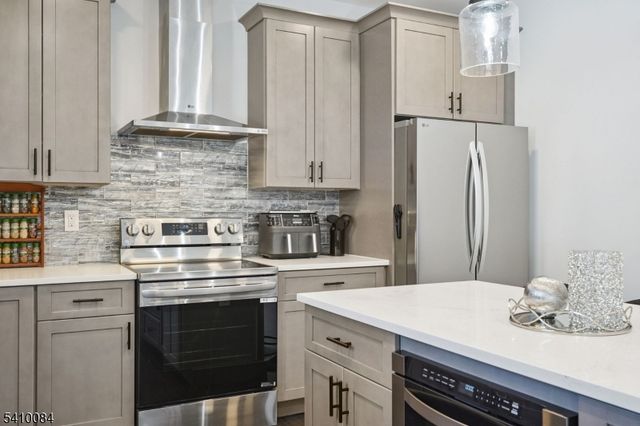 127 W End Ave, Hopatcong Boro, NJ 07843