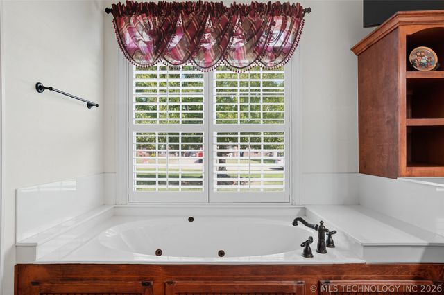 16412 S Irvington Avenue, Bixby, OK 74008