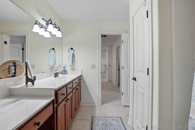 16412 S Irvington Avenue, Bixby, OK 74008