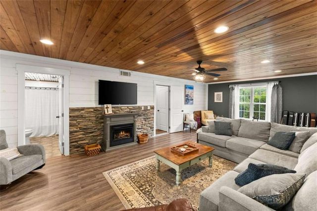 8834 Shallow Creek Trail, Clermont, GA 30527
