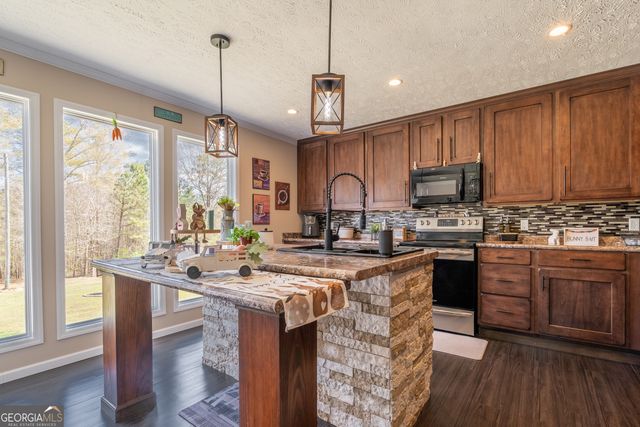 346 Gum Creek Rd, Roopville, GA 30170