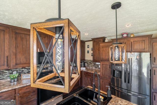 346 Gum Creek Rd, Roopville, GA 30170