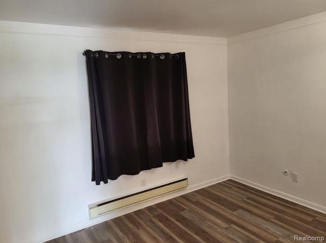 1844 Colonial Village Way 3, Waterford Charter Township, MI 48328