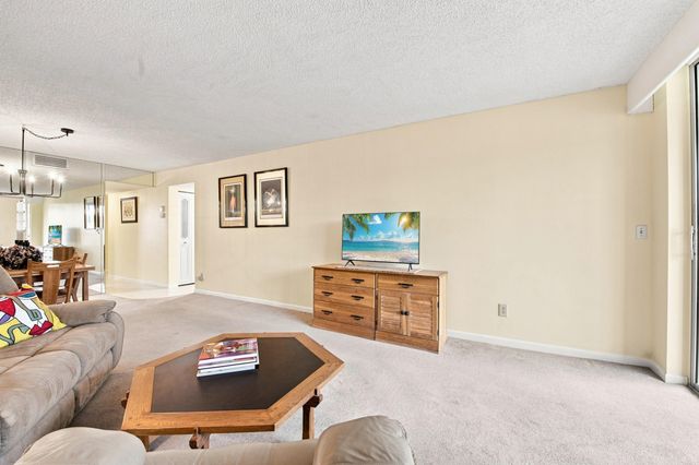 3231 HOLIDAY SPRINGS Boulevard 205, Margate, FL 33063