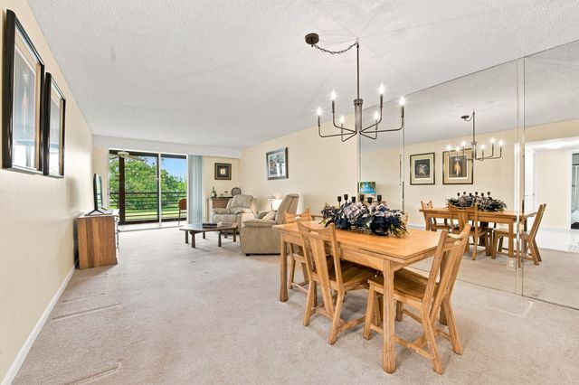 3231 HOLIDAY SPRINGS Boulevard 205, Margate, FL 33063