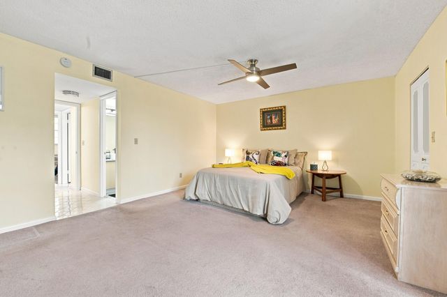 3231 HOLIDAY SPRINGS Boulevard 205, Margate, FL 33063