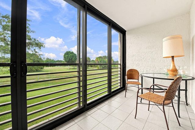 3231 HOLIDAY SPRINGS Boulevard 205, Margate, FL 33063