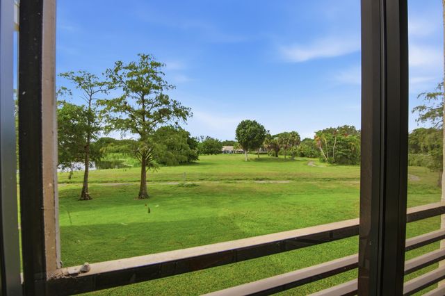 3231 HOLIDAY SPRINGS Boulevard 205, Margate, FL 33063