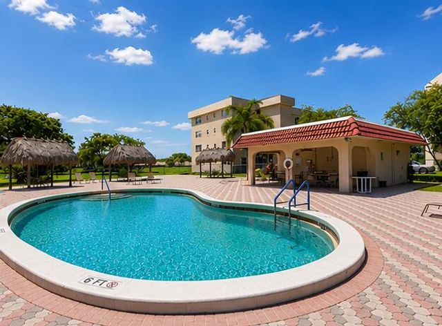 3231 HOLIDAY SPRINGS Boulevard 205, Margate, FL 33063