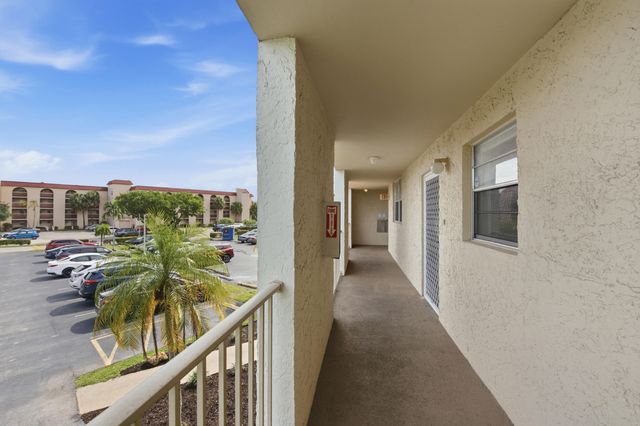 3231 HOLIDAY SPRINGS Boulevard 205, Margate, FL 33063