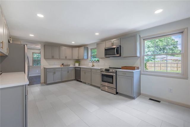 5001 Polen Drive, Kettering, OH 45440