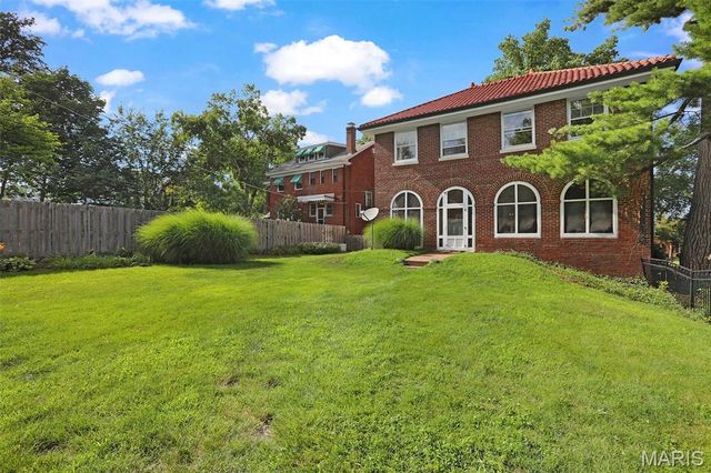 7006 Maryland Avenue, University City, MO 63130