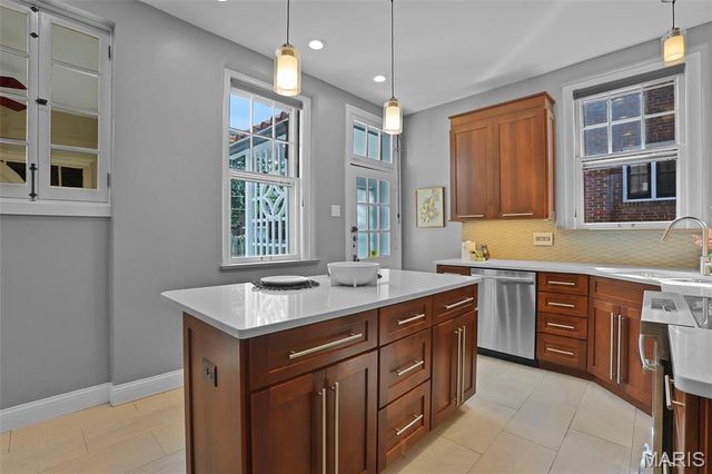 7006 Maryland Avenue, University City, MO 63130