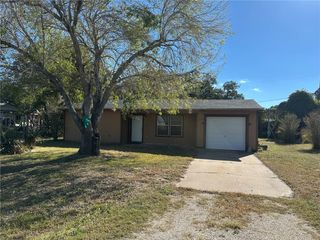 1205 W Terrace Blvd, Rockport, TX 78382