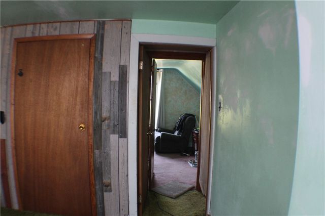 31 Pennsylvania Ave, California, PA 15419