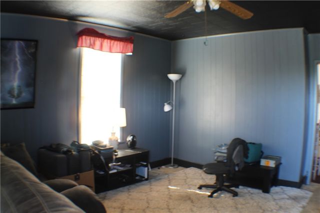 31 Pennsylvania Ave, California, PA 15419