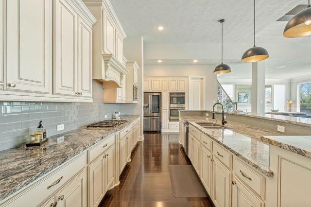 34 Jaden Oaks Place, Tomball, TX 77375