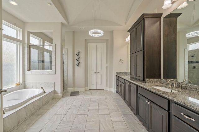 34 Jaden Oaks Place, Tomball, TX 77375