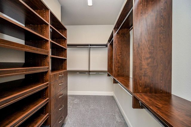 34 Jaden Oaks Place, Tomball, TX 77375