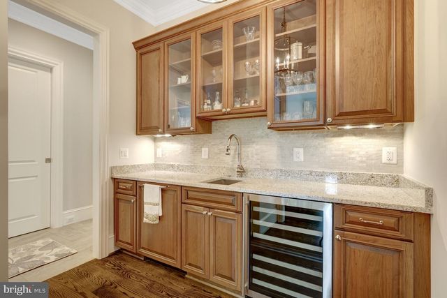 6514 FAIRLAWN DR, Mclean, VA 22101