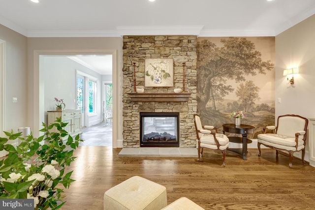 6514 FAIRLAWN DR, Mclean, VA 22101