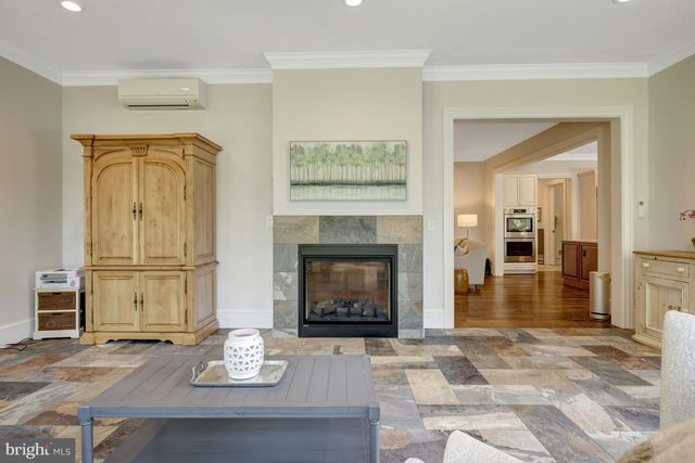 6514 FAIRLAWN DR, Mclean, VA 22101