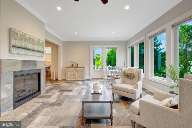 6514 FAIRLAWN DR, Mclean, VA 22101