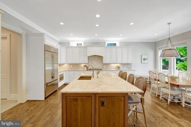 6514 FAIRLAWN DR, Mclean, VA 22101