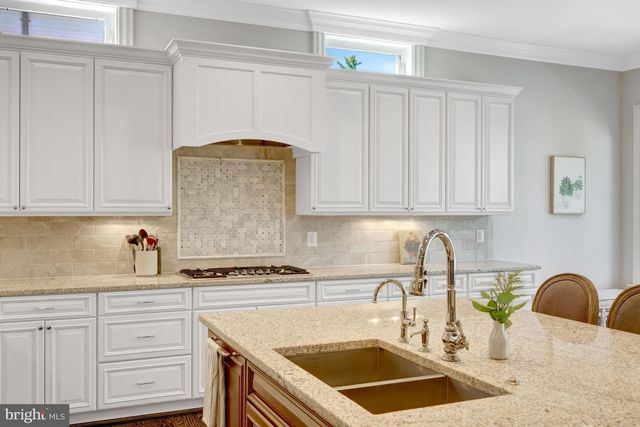 6514 FAIRLAWN DR, Mclean, VA 22101