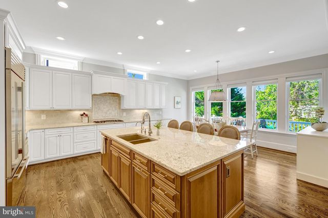 6514 FAIRLAWN DR, Mclean, VA 22101