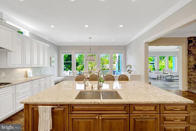 6514 FAIRLAWN DR, Mclean, VA 22101