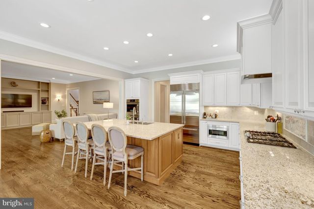6514 FAIRLAWN DR, Mclean, VA 22101