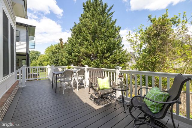 6514 FAIRLAWN DR, Mclean, VA 22101