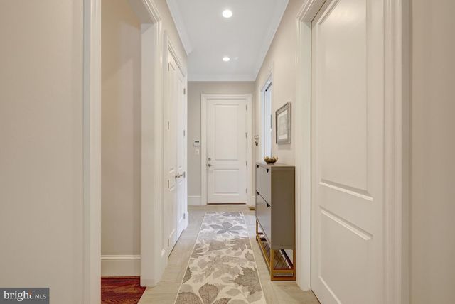 6514 FAIRLAWN DR, Mclean, VA 22101