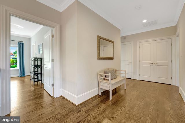 6514 FAIRLAWN DR, Mclean, VA 22101