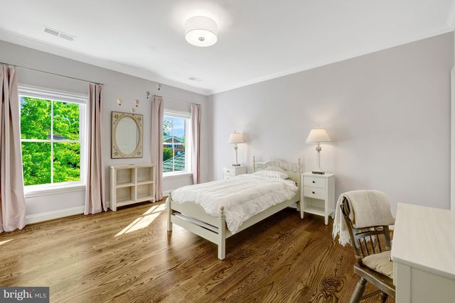 6514 FAIRLAWN DR, Mclean, VA 22101