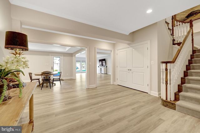 6514 FAIRLAWN DR, Mclean, VA 22101