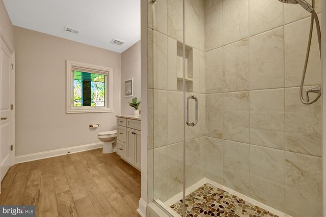 6514 FAIRLAWN DR, Mclean, VA 22101