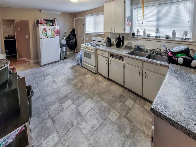 221 North Street, St Louis, MI 48880