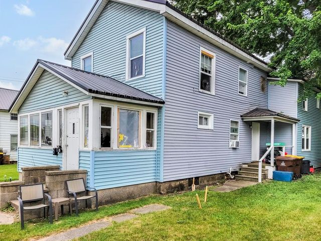 221 North Street, St Louis, MI 48880