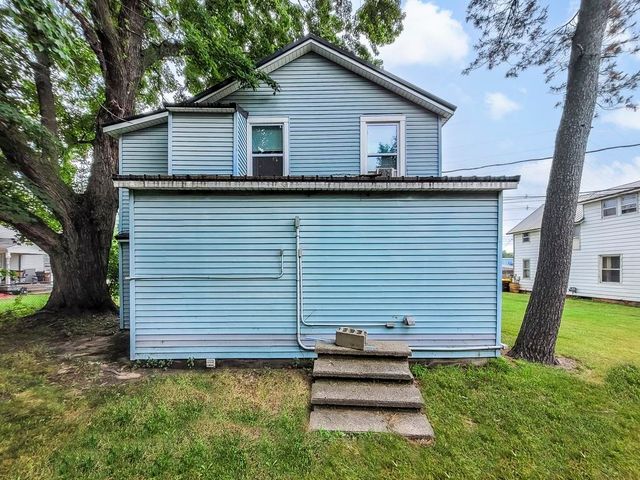 221 North Street, St Louis, MI 48880