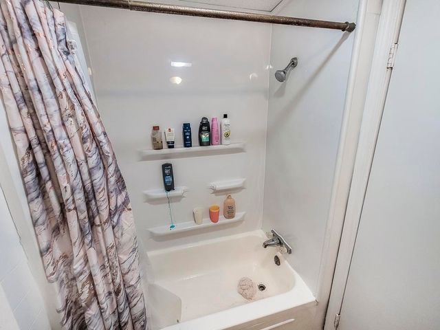 221 North Street, St Louis, MI 48880