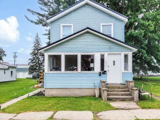 221 North Street, St Louis, MI 48880