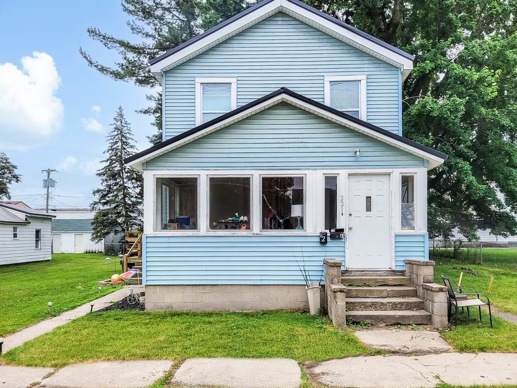 221 North Street, St Louis, MI 48880