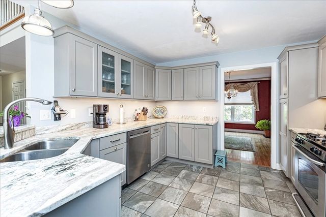 16 Dunlin Way, Portsmouth, NH 03801